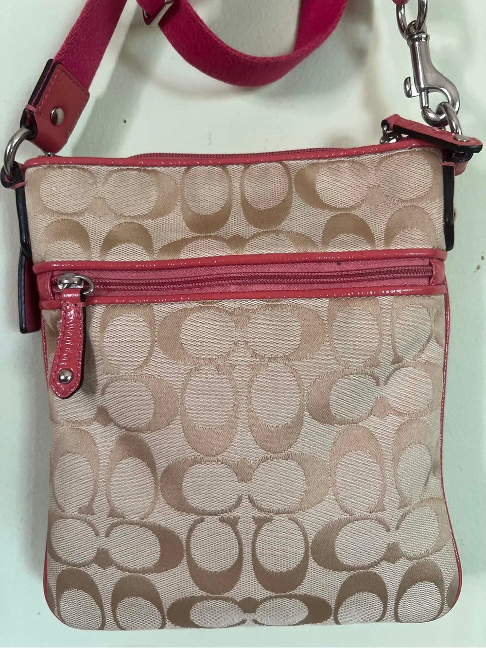Coach Beige Signature Crossbody with Pink Floral Accent - Picture 5 of 11
